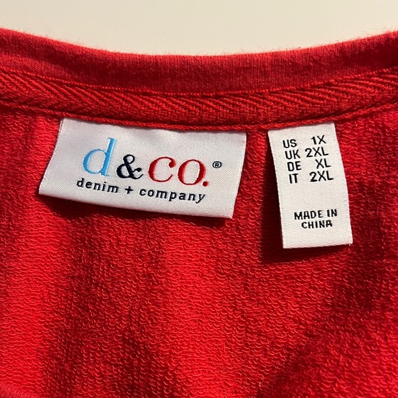 #19 D & Co. Dress- Vibrant Red Knit with Gold Buttoned Sleeve Sz 1X - Picture 7 of 11